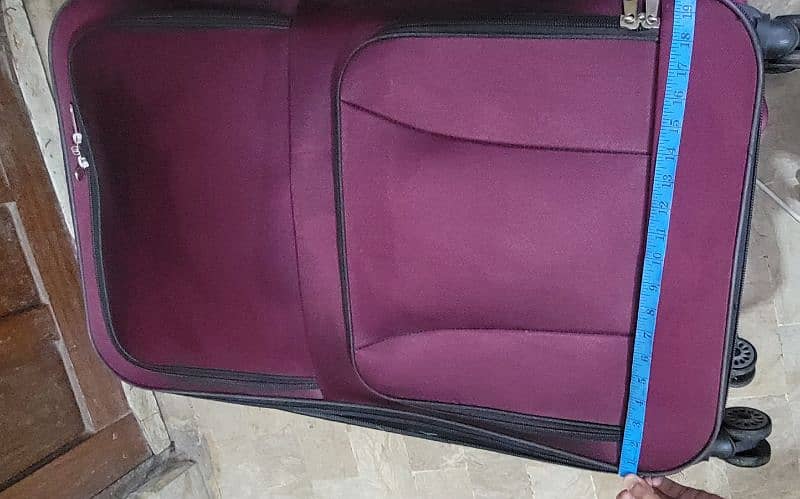 full size 32 inch suitcase 9