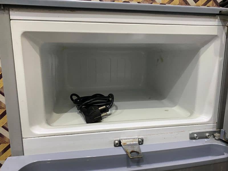 10/10 condition mini two door Fridge 1