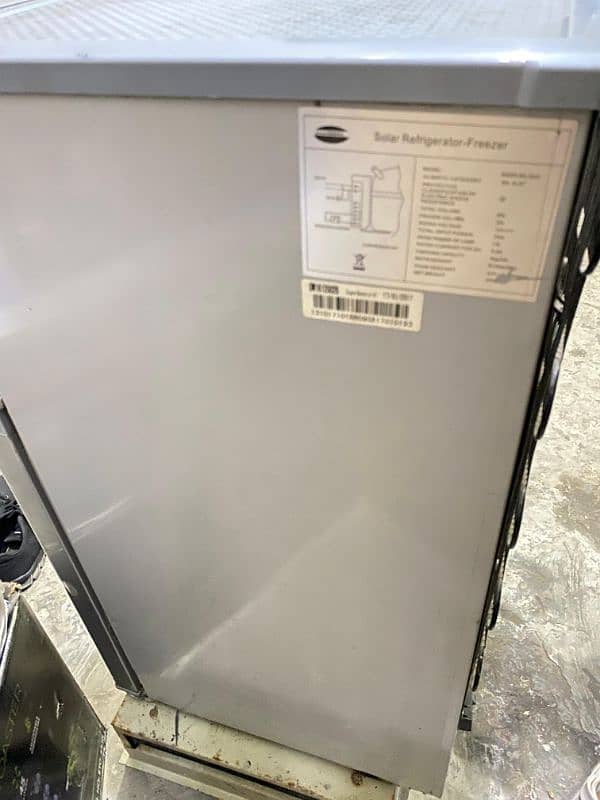 10/10 condition mini two door Fridge 4