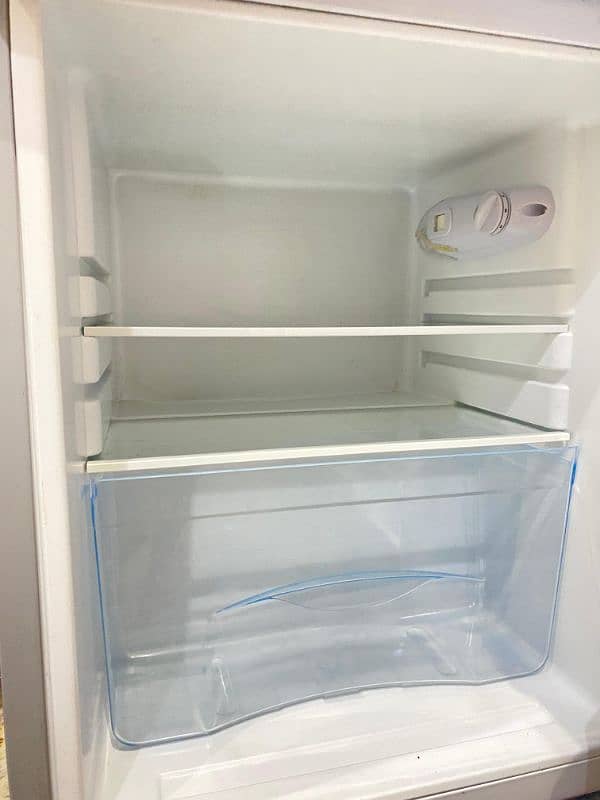 10/10 condition mini two door Fridge 6