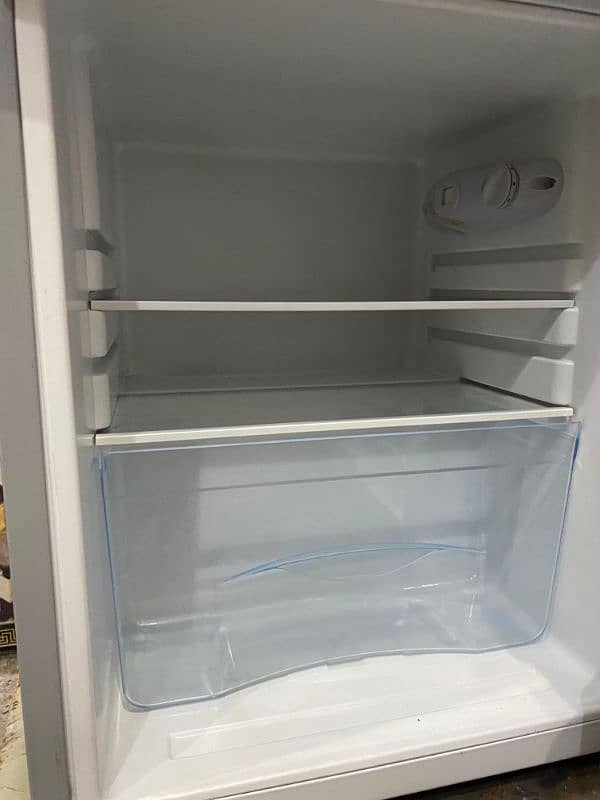 10/10 condition mini two door Fridge 8