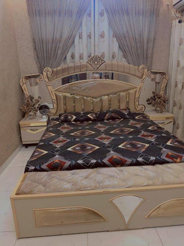 king size bed with /dressing/divider/almari 3door /bed / 2 side table 15