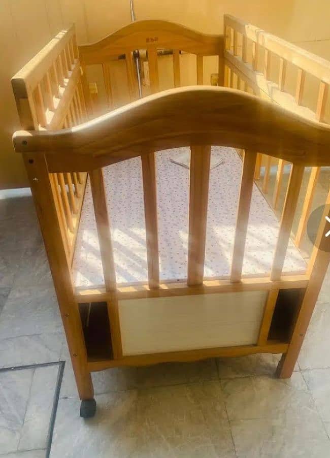 Kids cot / baby cot wood 2