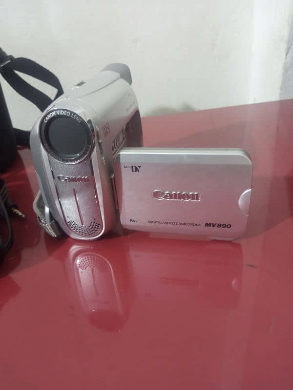 Canon MV890 camera (0370-2090709) 4