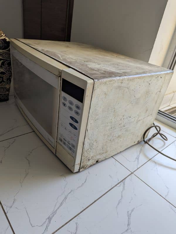 Samsung jumbo size microwave oven 1