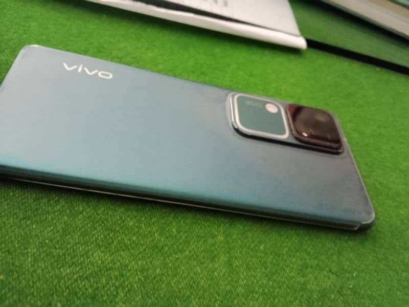 VIVO V30 FOR SALE 3