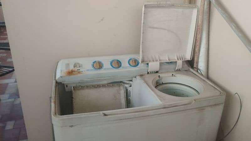 HAIER TWIN TUB SEMI AUTO AS-120 5