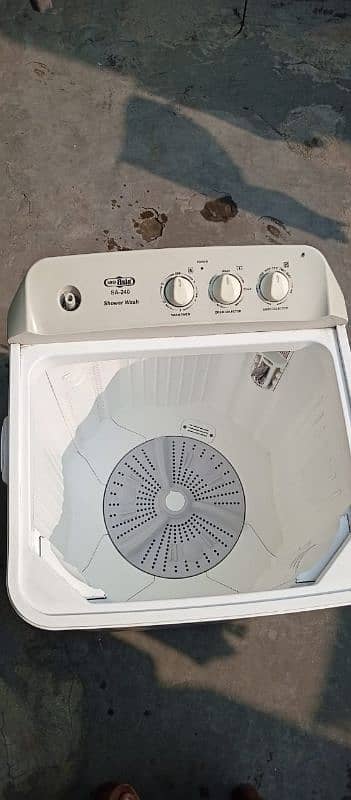 almost new washing machine dryer 0