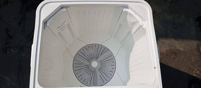 almost new washing machine dryer 1