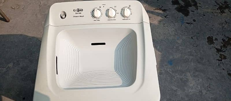 almost new washing machine dryer 7