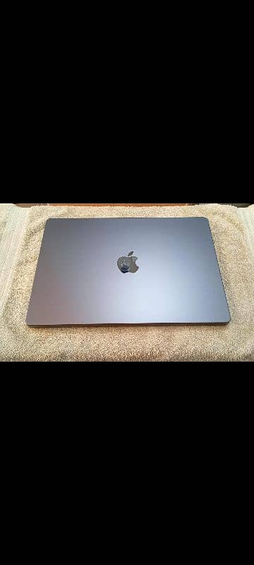 MacBook M3 Pro 2023 18GB 512GB 14.2" Display MRX33Ll/A 10