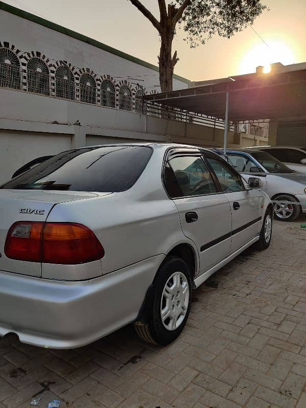 Honda Civic EXi 2001 4