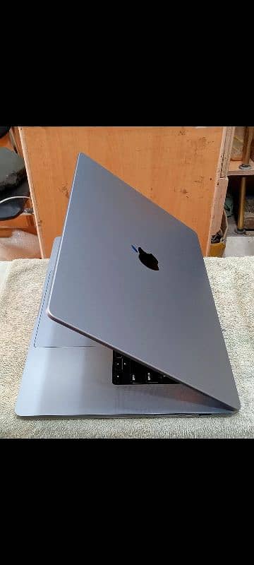 MacBook M2 Pro 2023 16GB 1TB 16.2" Display MNW93LL/A 11