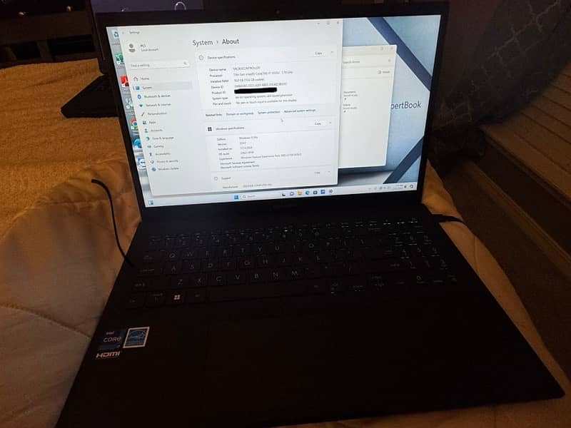 ASUS Expertbook laptop 3