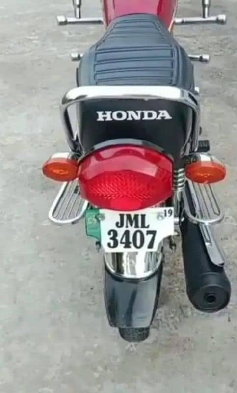 Honda CG 125 2019 model bike for urgent sale WhatsApp 0313,4935016 1