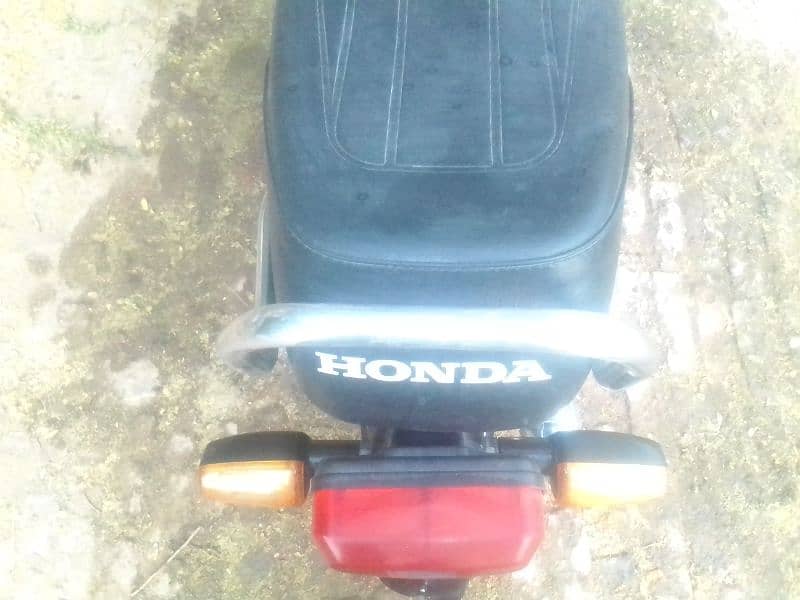 Hunda CD 70 bike 2020 8