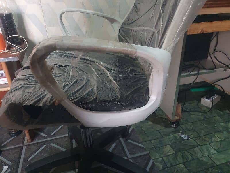 office white color chairs for sale 1