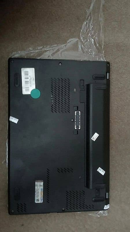 LENOVO ThinkPad X240. 4