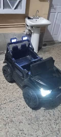 Powerful Kids jeep only 2 months used