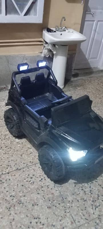 Powerful Kids jeep only 2 months used 0