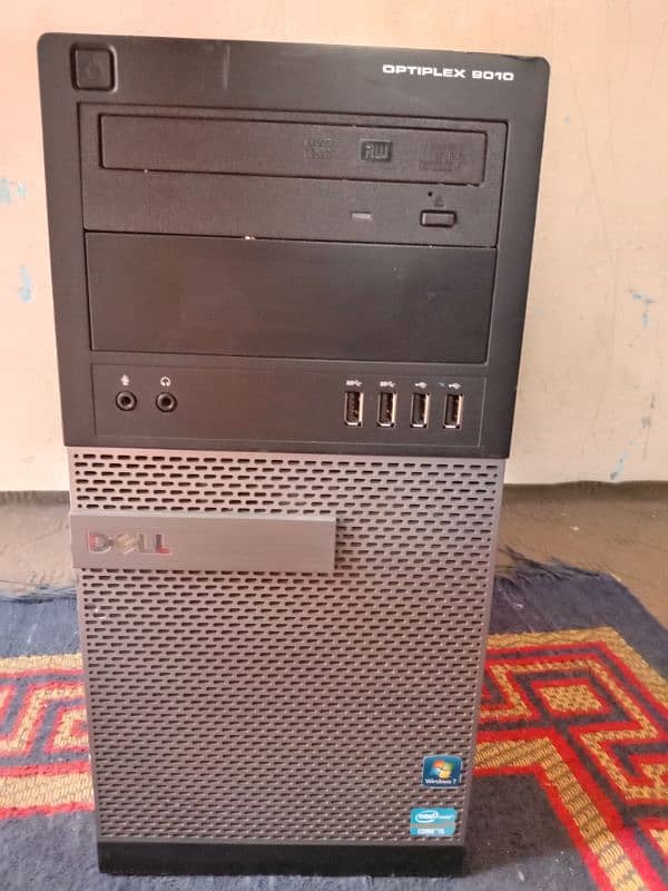 Dell PC Intel core i7 ( Ram 8GB DDR 3) 120 SSD (graphics 1GB built in) 3