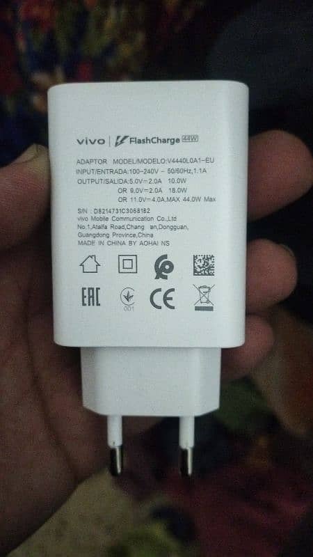 vivo v23e 44watt original flash charger 3