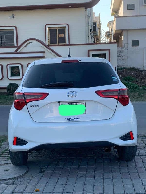 Toyota Vitz 2017 1