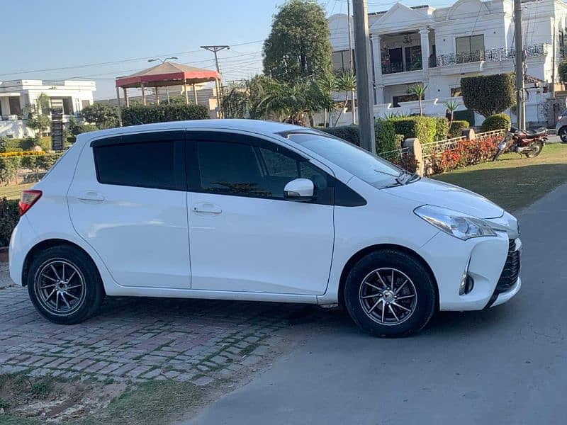 Toyota Vitz 2017 5