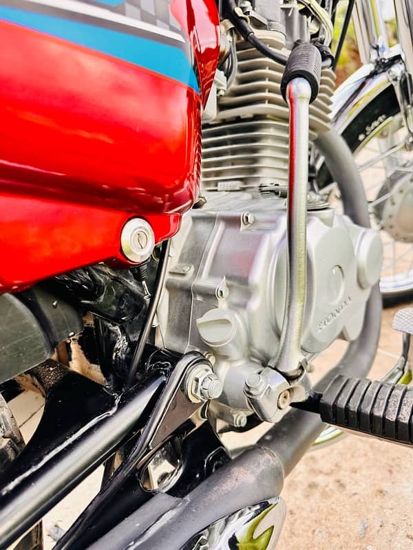 Honda 125 2023 4