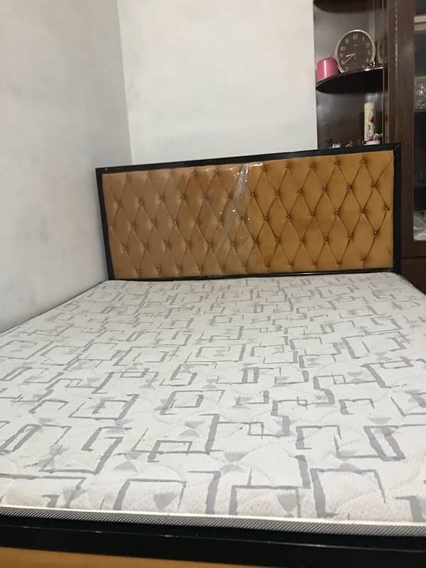 dubal bed mattress ka sat hai 1