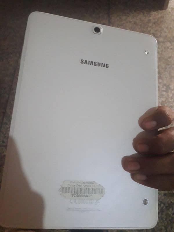 Samsung Tab S2 with Super Amoled Display Best tablet fr games and work 2