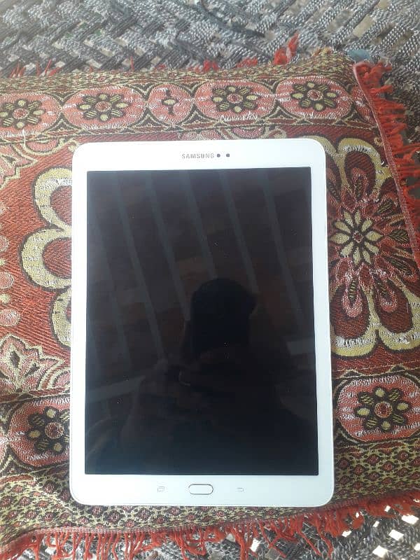 Samsung Tab S2 with Super Amoled Display Best tablet fr games and work 0