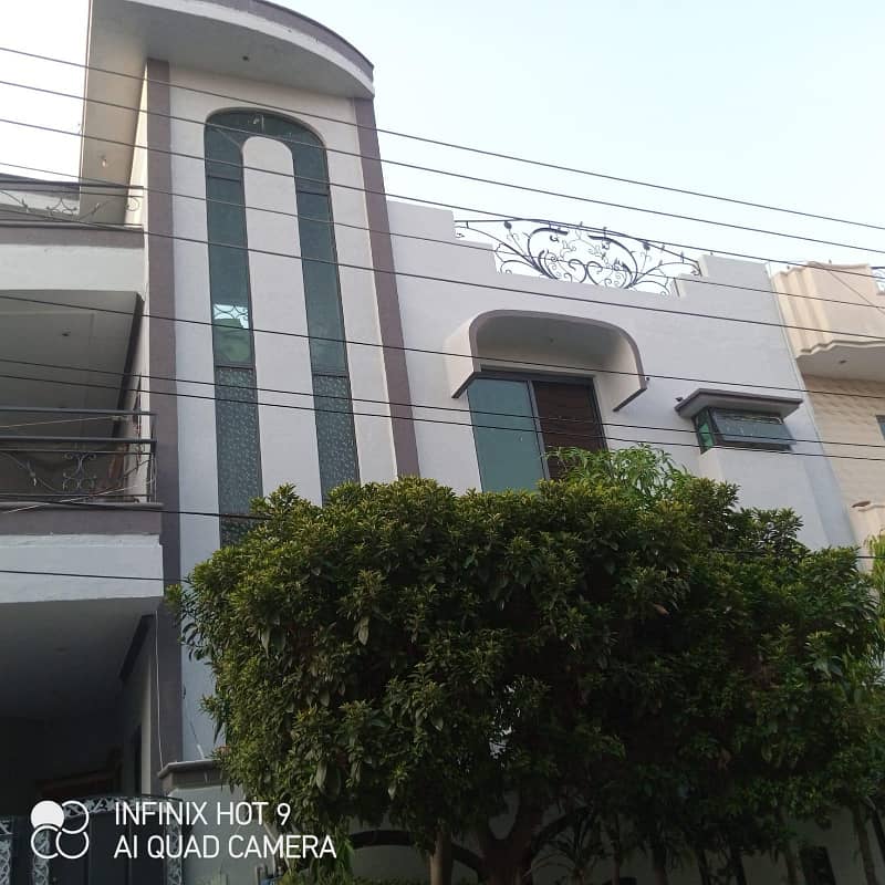 10 Marla House For Sale In Johar Town, Block L Prime Location With 5 Bedrooms And Modern Amenities 3