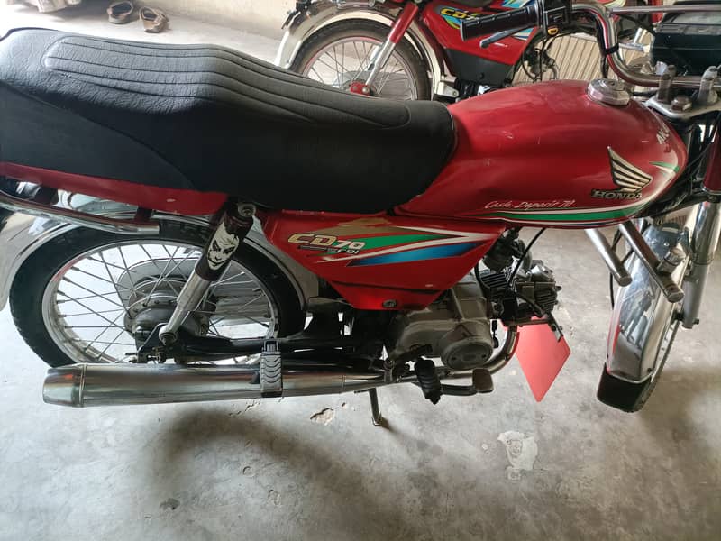 Honda CD 70 2016 8