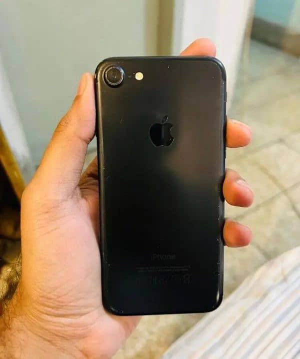 iPhone 7 urgent sale 1