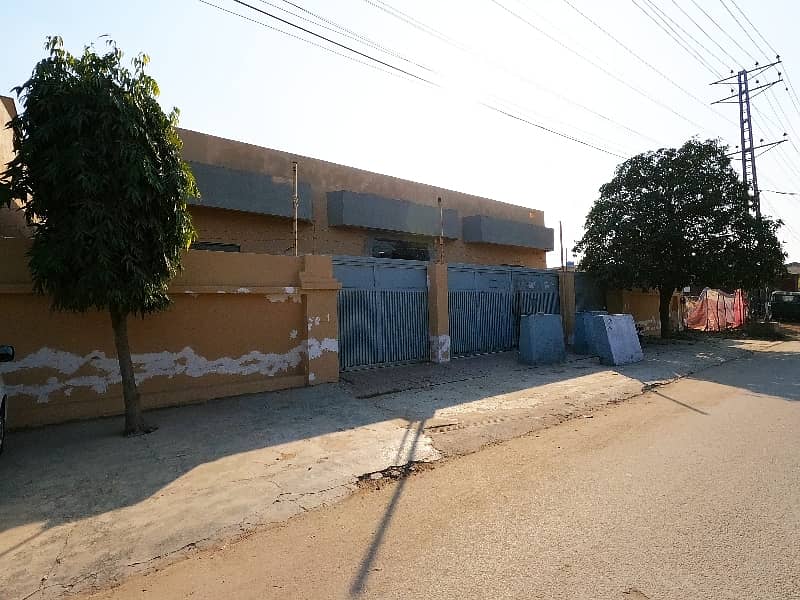 Prime Location Building Of 2 Kanal For Rent In Johar Town Phase 2 - Block R 3