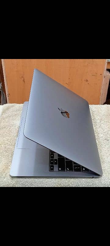 MacBook Pro M2 2022 16GB 512GB 13" Display 15