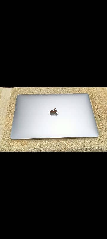 MacBook Pro M2 2022 16GB 512GB 13" Display 18