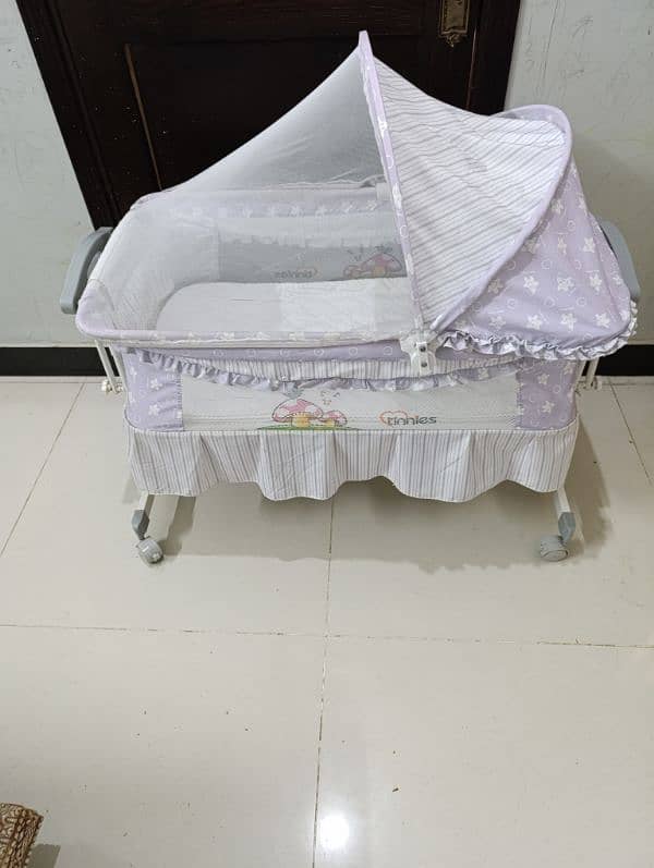 Baby Cot + Swing 2