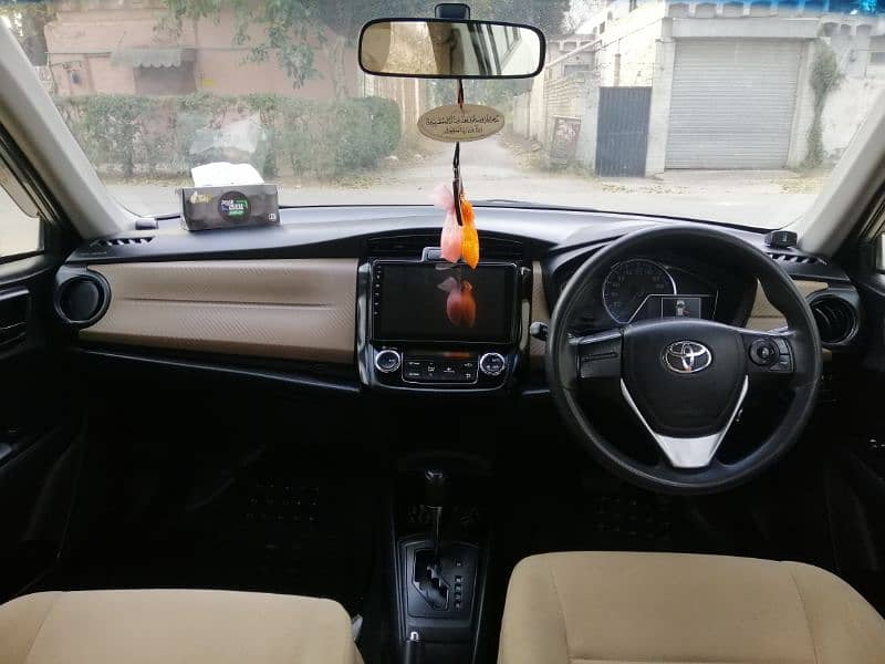 Toyota Corolla Axio 2014 3