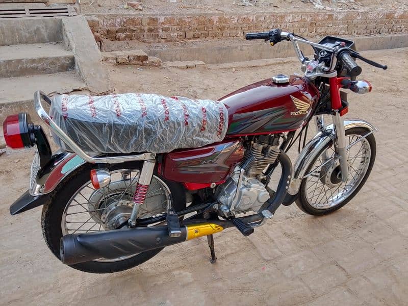 Honda CG 125 bike for sale model 2023 03057210160//03708340134 18