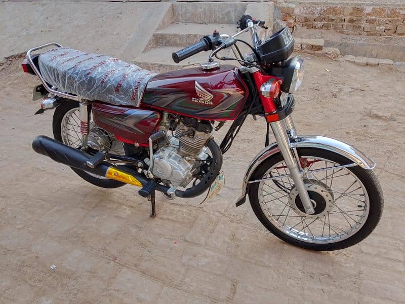 Honda CG 125 bike for sale model 2023 03057210160//03708340134 19