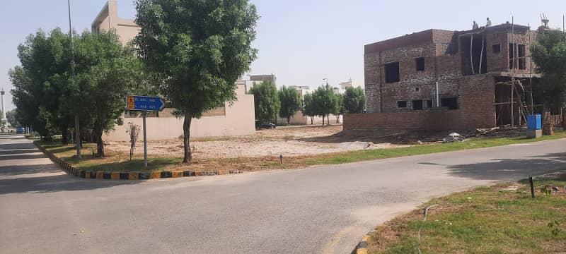 10 Marla Plot#260 In B Block Phase 1 Sargodha Road Faisalabad 5