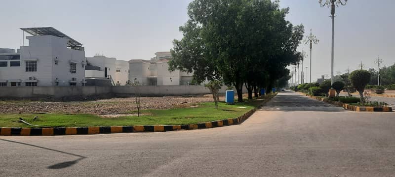 10 Marla Plot#260 In B Block Phase 1 Sargodha Road Faisalabad 21