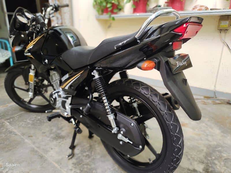 yamaha ybr 125 Black 2