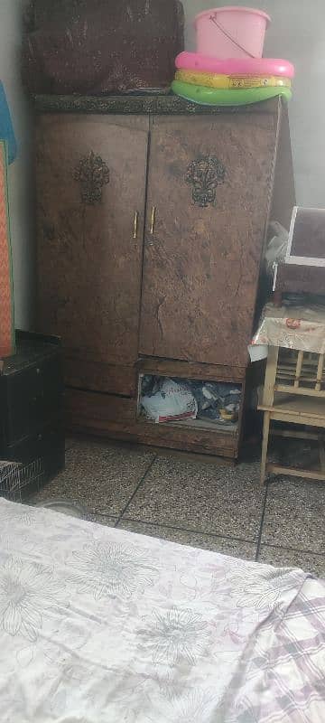 Almari For Sale Urgent wardrobi 2