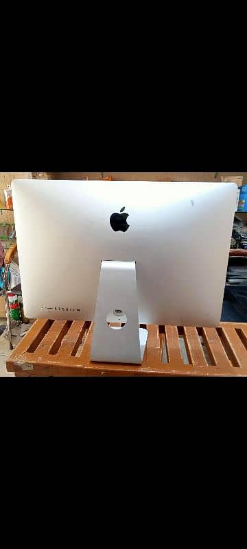 iMac 2017 21.5" & 27" Core i5 & i7 with 2GB, 4GB & 8GB Graphic Card 9