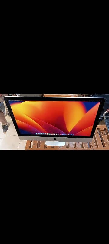 iMac 2017 21.5" & 27" Core i5 & i7 with 2GB, 4GB & 8GB Graphic Card 10