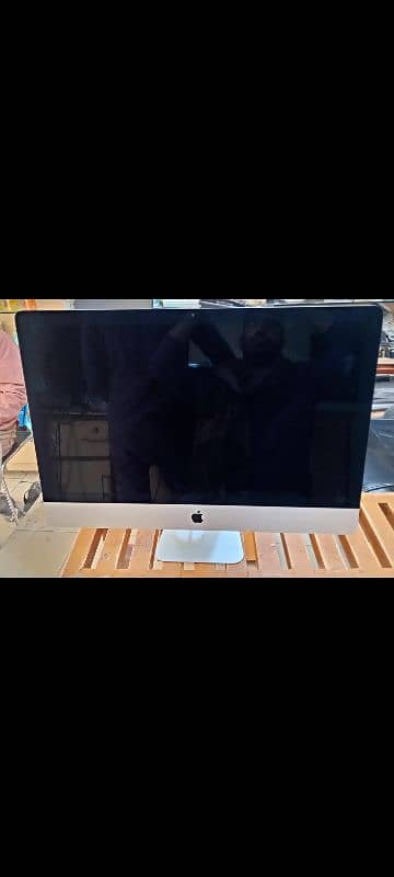 iMac 2017 21.5" & 27" Core i5 & i7 with 2GB, 4GB & 8GB Graphic Card 12