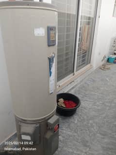 Gas + electric gyser for sale